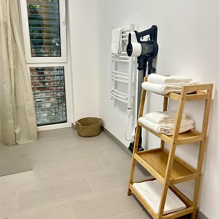 Zentrale Business- Und Familienwohnung Naehe Wien 아파트