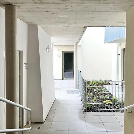 Zentrale Business- Und Familienwohnung Naehe Wien Apartment